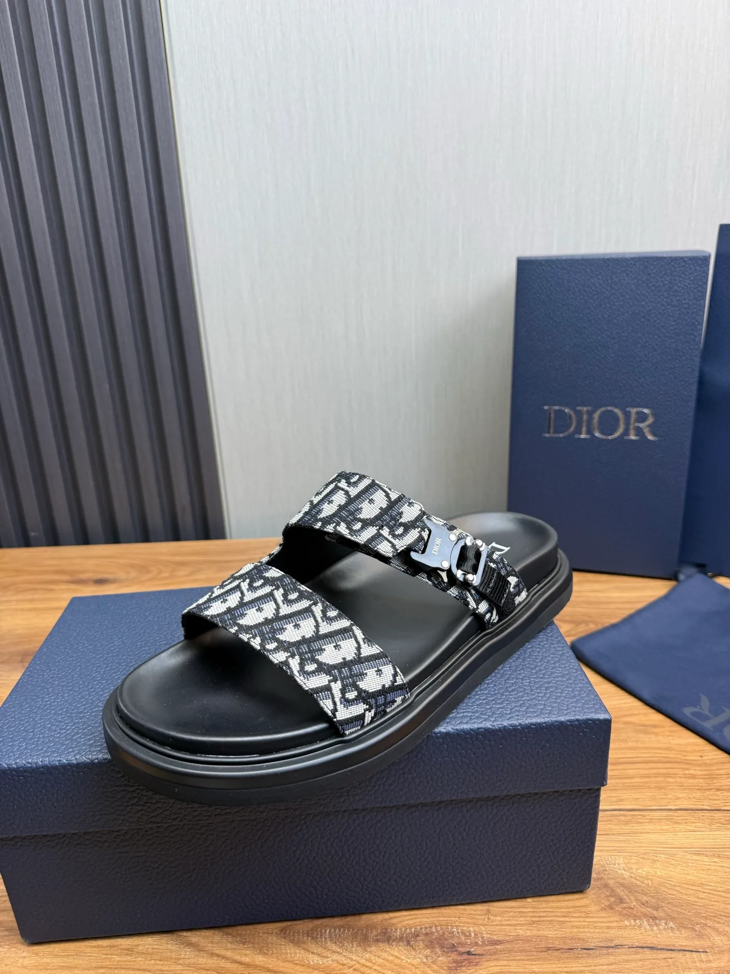 Men's shoes 300💰 Dior. Men's slippers🩴 Official website 1:1 production 38-45 size 45 46 🉑️Customized original material shipped✅